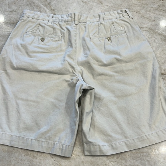 Izod | Saltwater Chinos Flat Front Shorts | 100% Cotton | Stone | Men’s 36 Waist - Picture 2 of 10